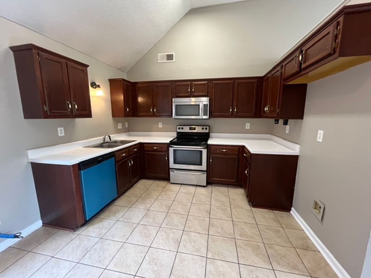 Southaven House: 392 Alex Cove