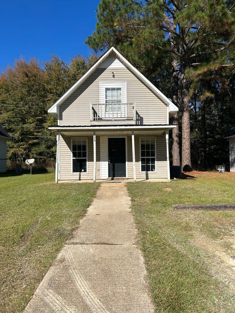 Tupelo House: 126 Money St