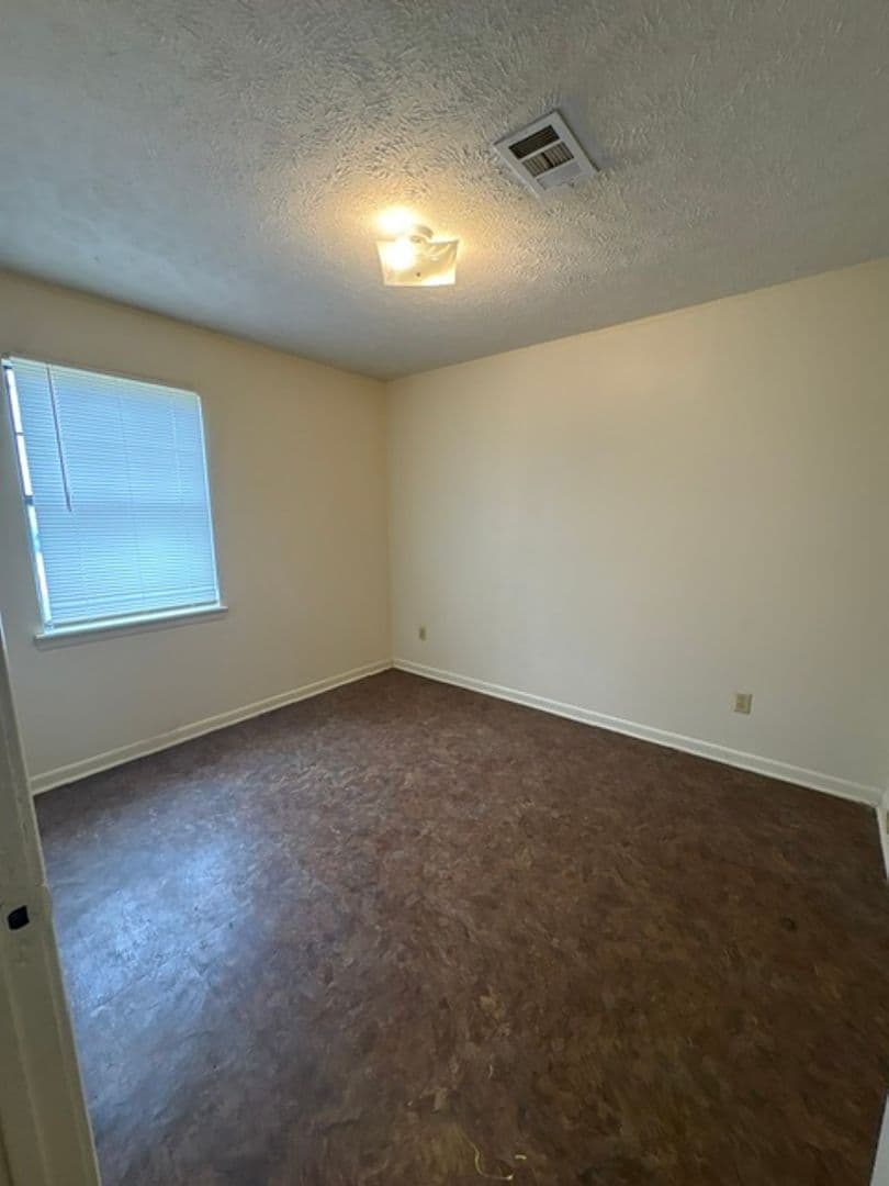 Guntown Apartment: 620 Mitchell Ave - Unit 9