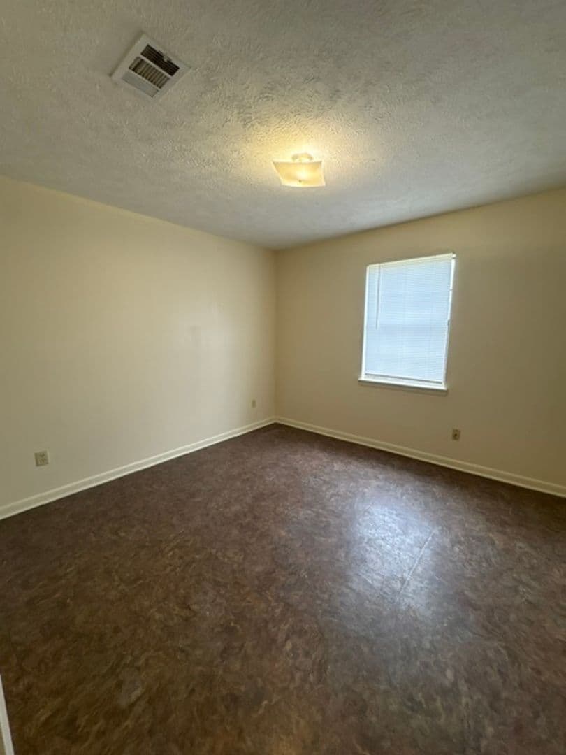 Guntown Apartment: 620 Mitchell Ave - Unit 9