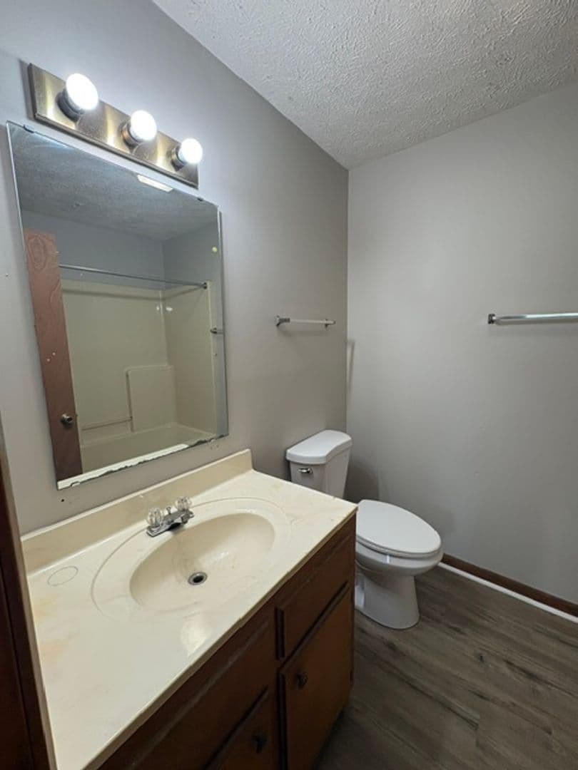 Belmont House: 40 Yarber St