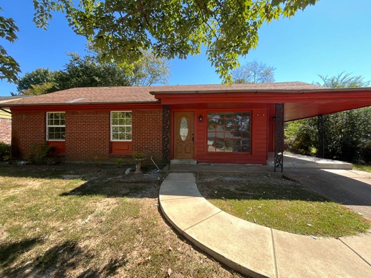 Southaven House: 8258 Dottley Dr