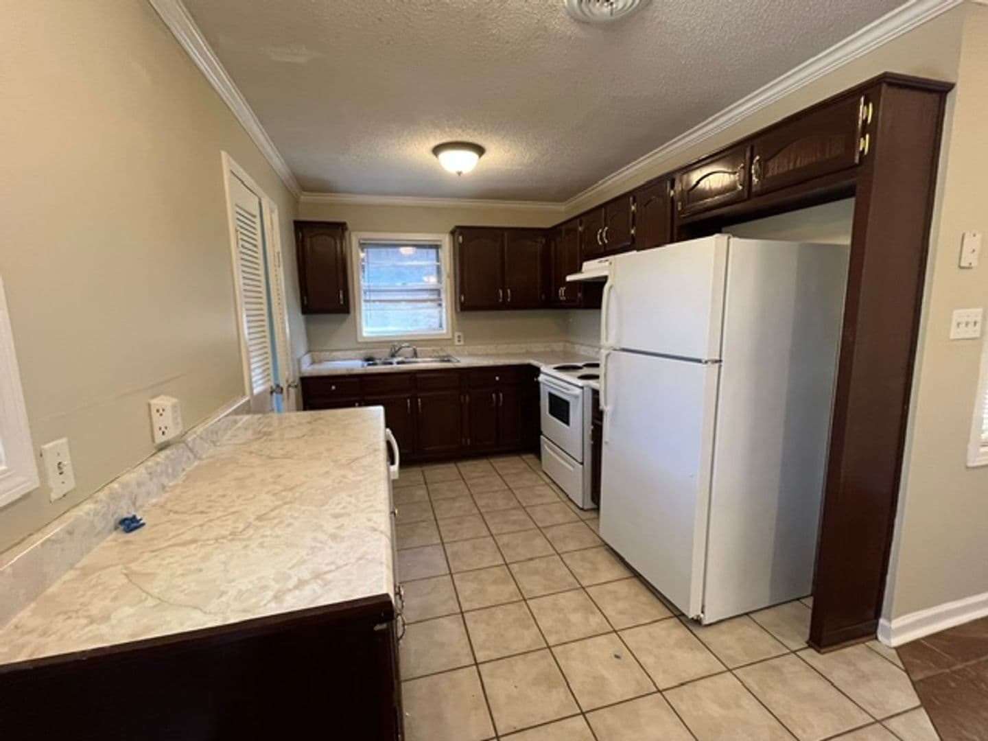 Southaven House: 2114 Ashland Dr