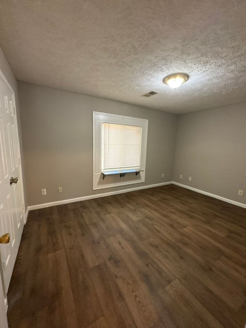 Tupelo House: 114 Money St