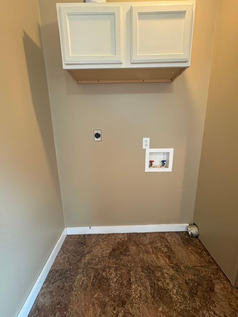 Verona Apartment: ED Drive - 108