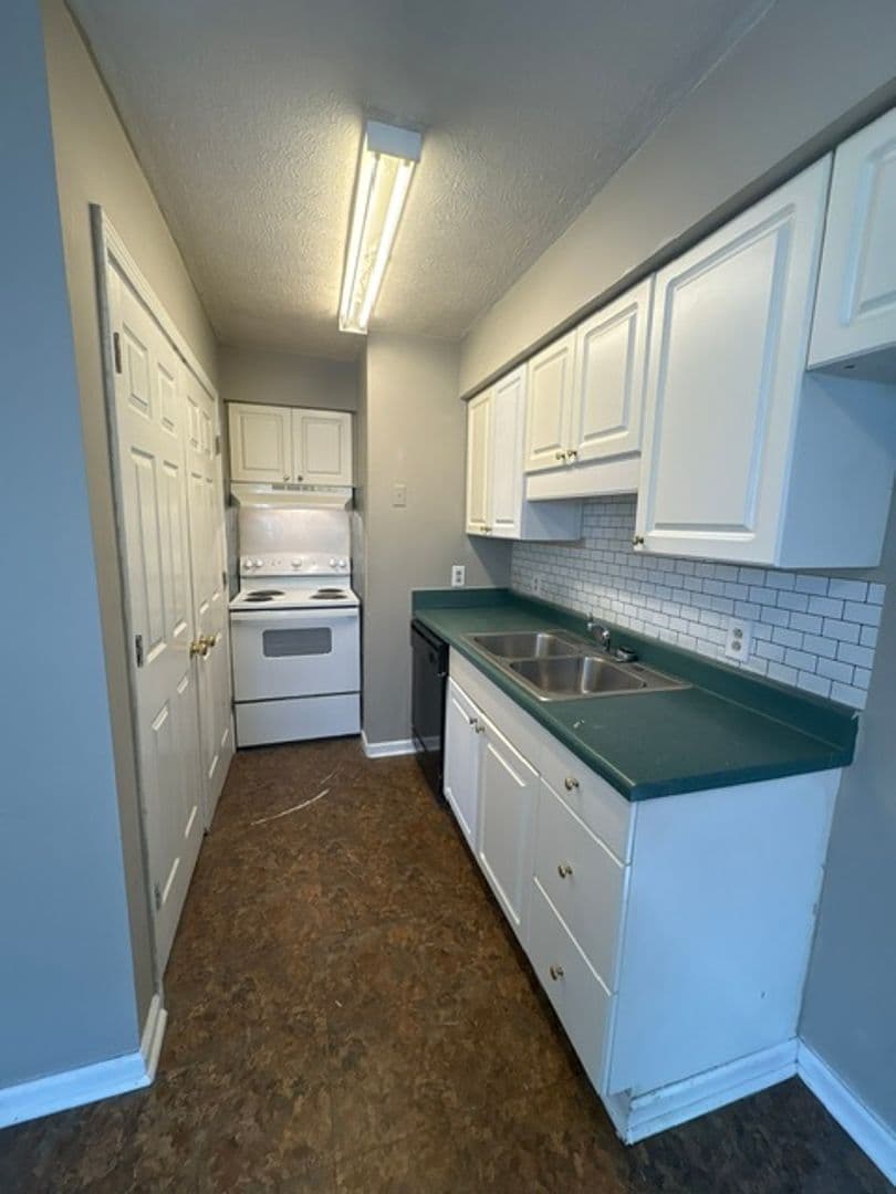 Belden Apartment: 133 Chesterville Rd