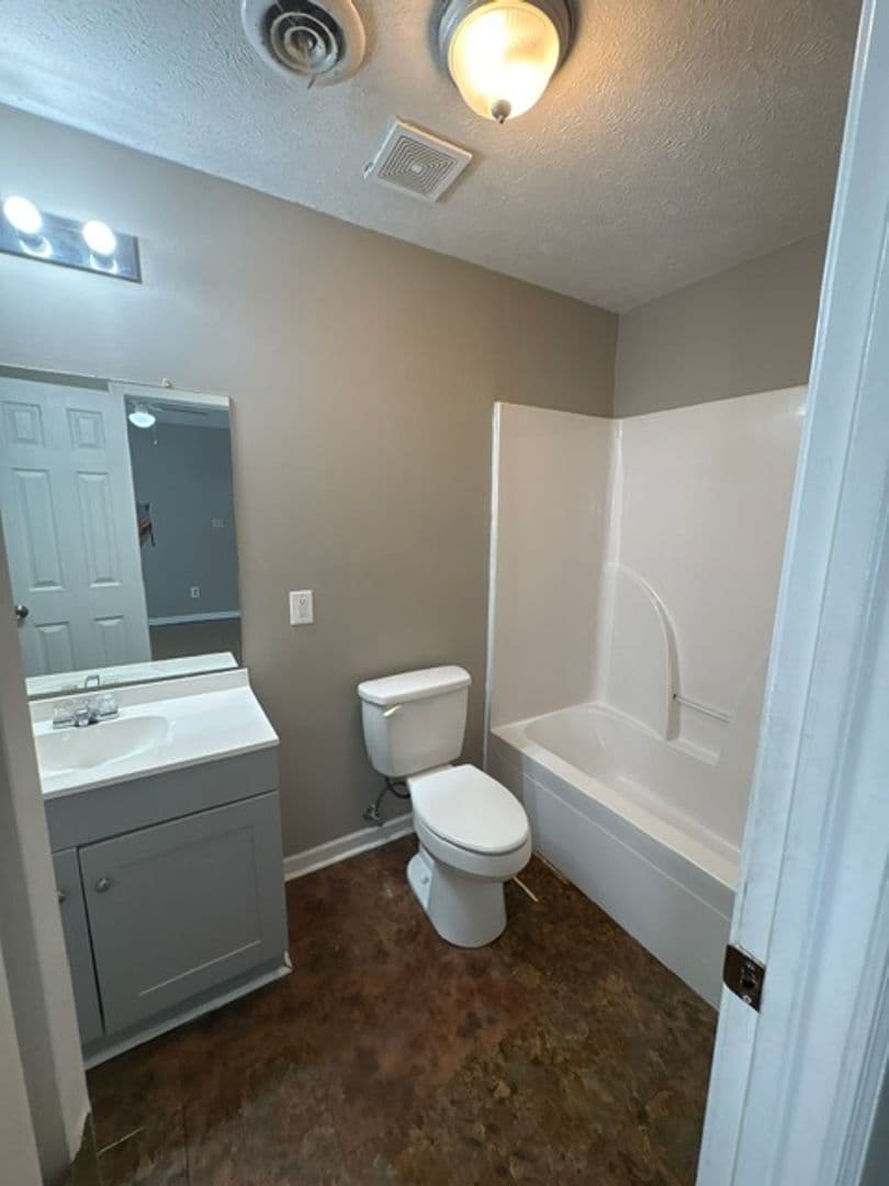 Belden Apartment: 133 Chesterville Rd