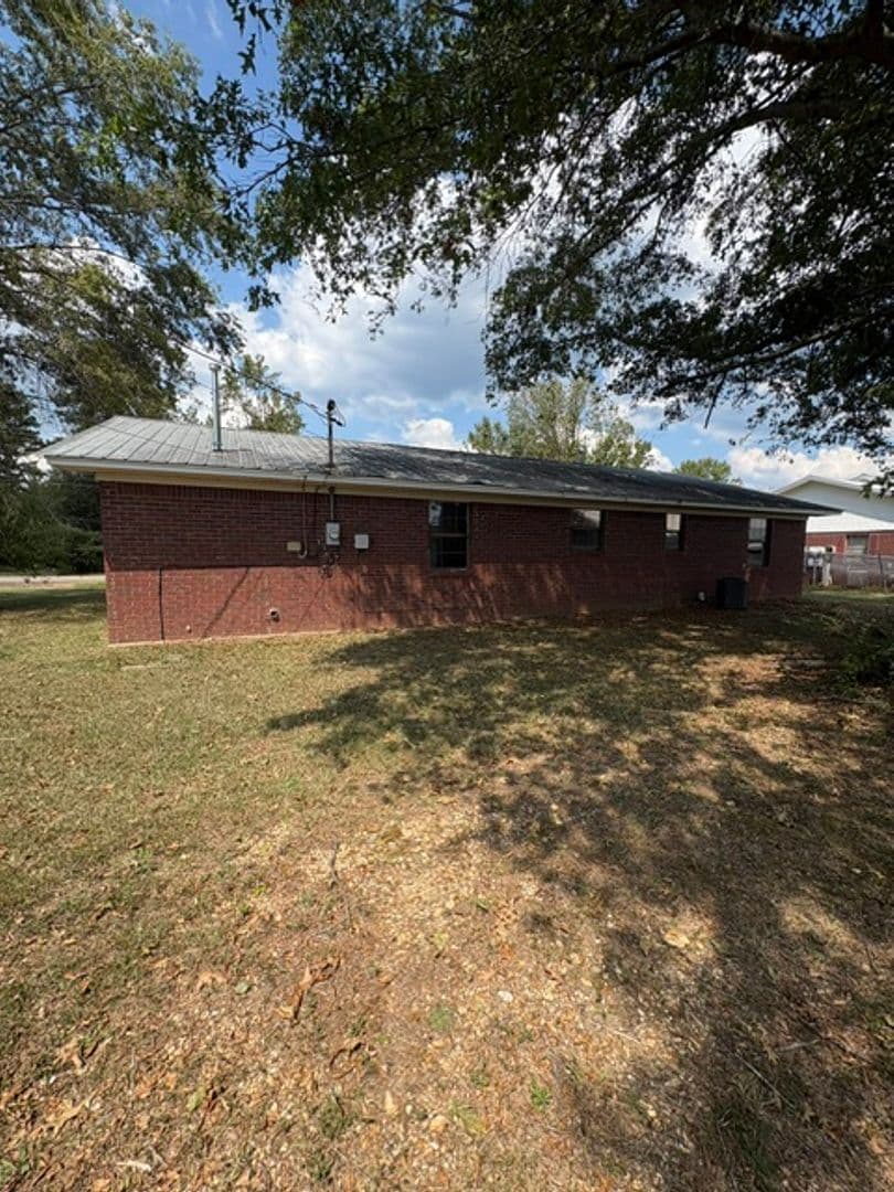 Belmont House: 40 Yarber St
