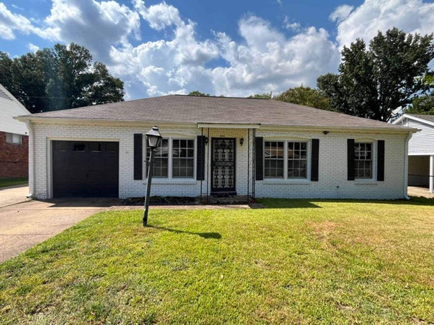 Southaven House: 8399 Booneville Dr