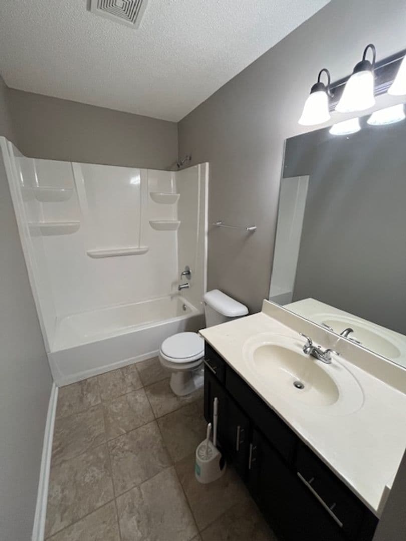 Olive Branch House: 7329 Green Ash Dr
