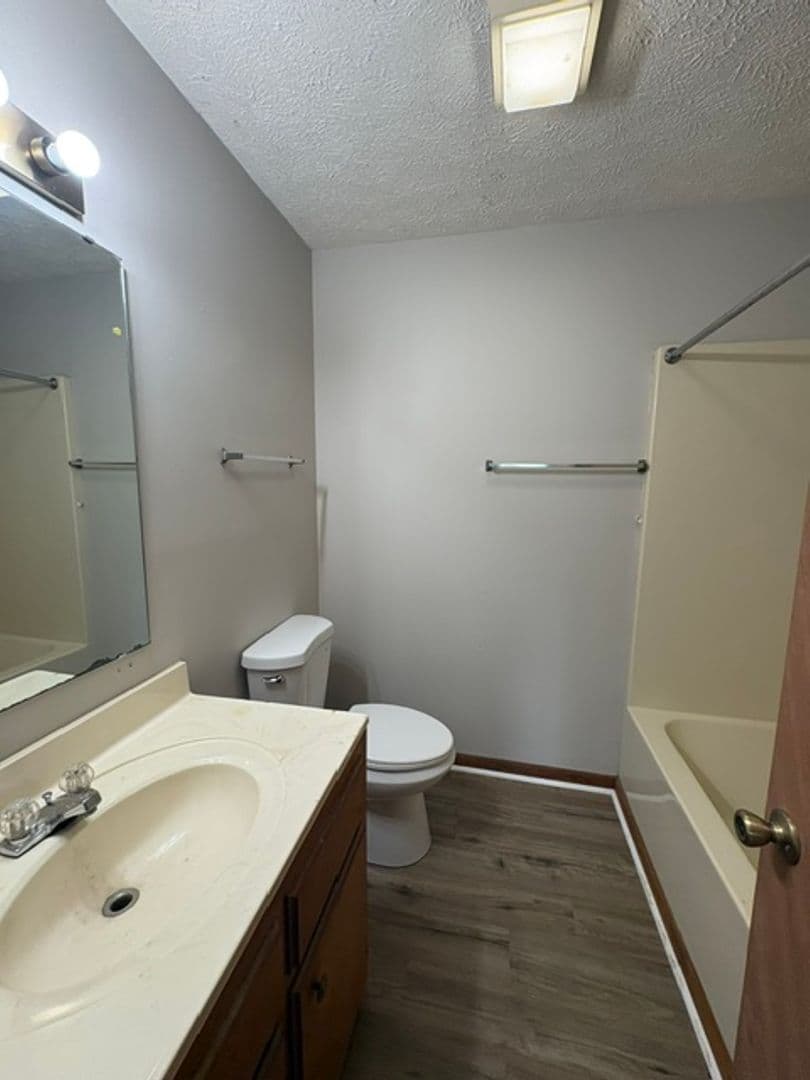 Belmont House: 40 Yarber St