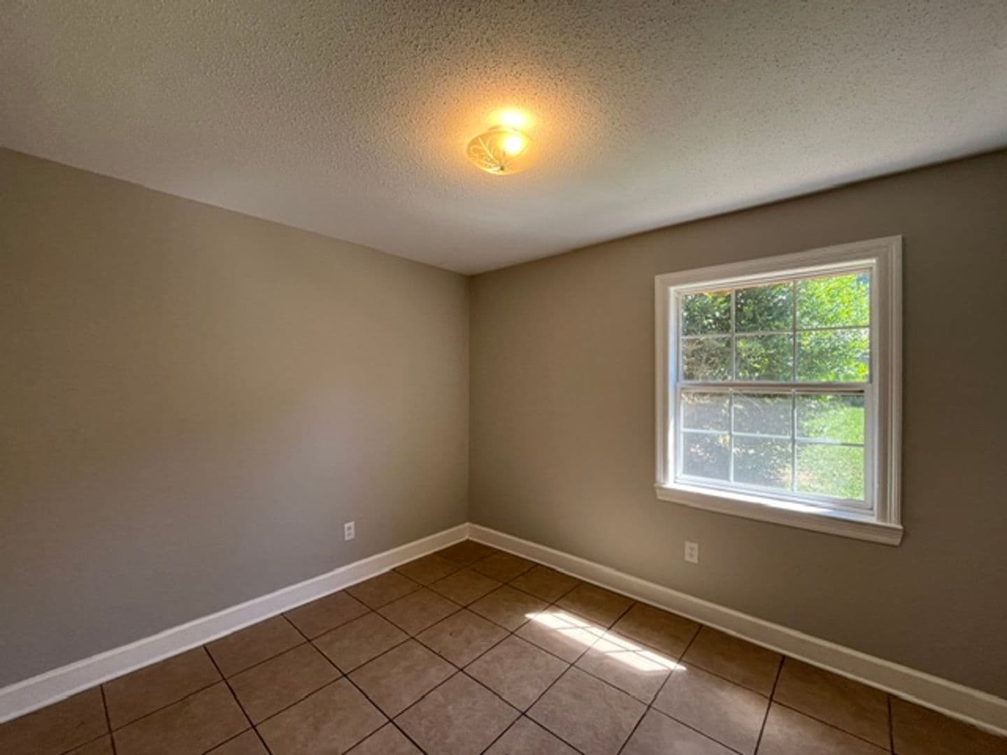 Southaven House: 8258 Dottley Dr