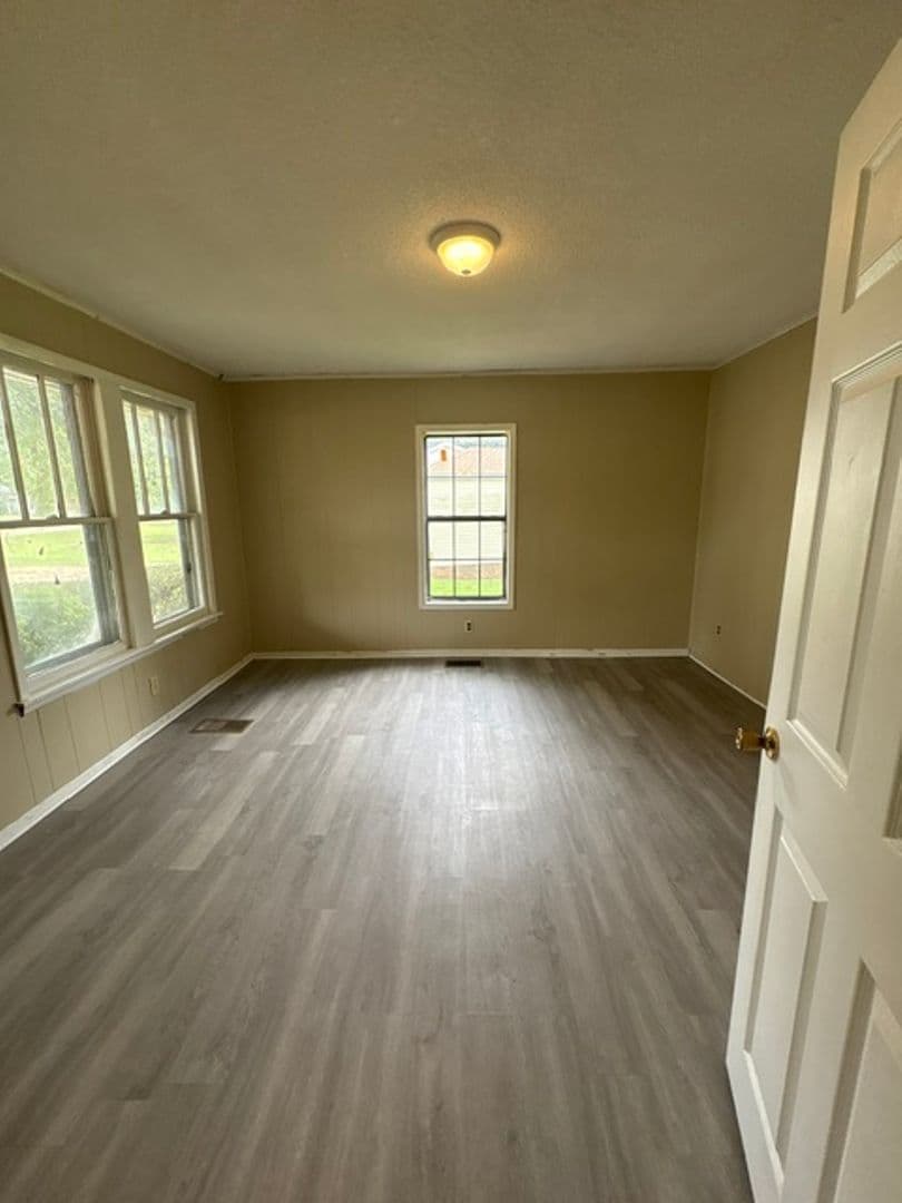 Tupelo Apartment: 3289 South Green St