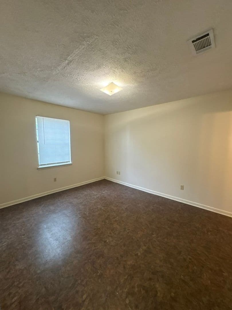 Guntown Apartment: 620 Mitchell Ave - Unit 9