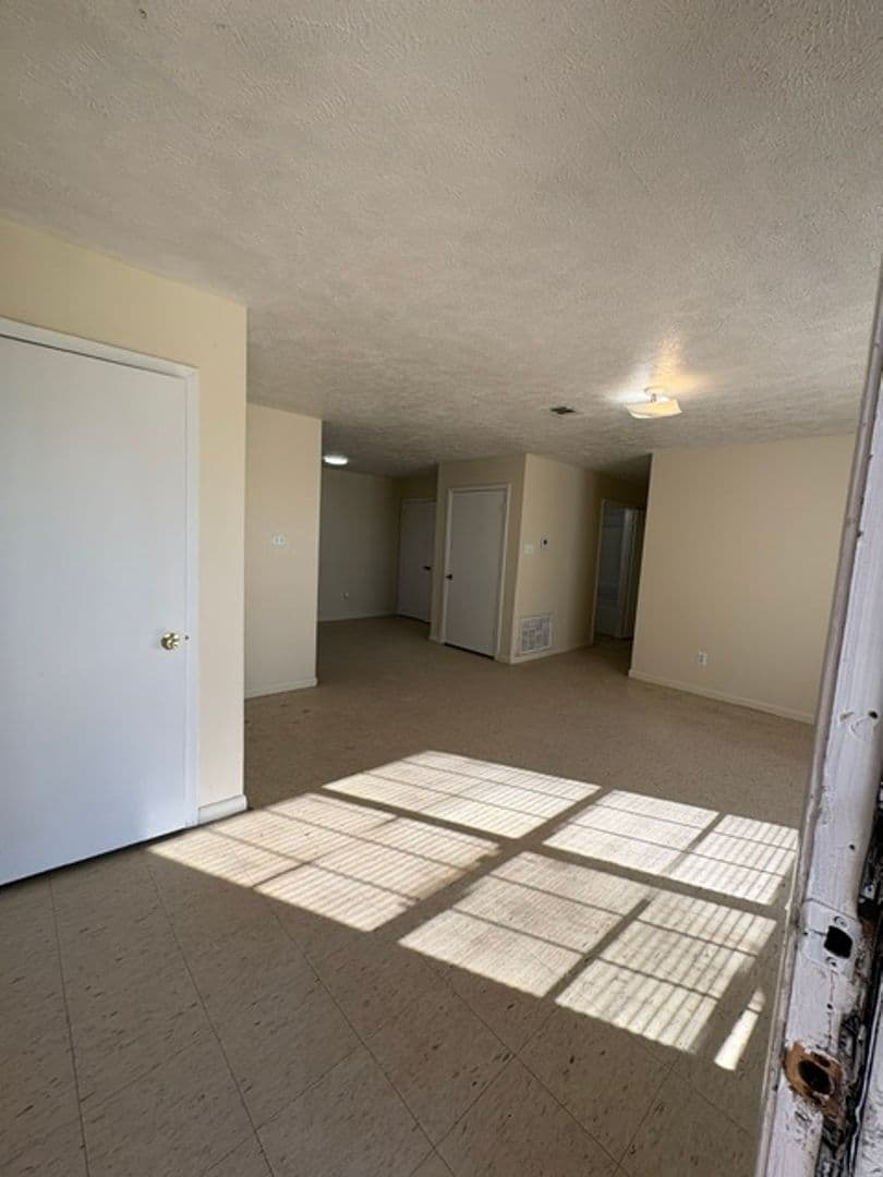 Guntown Apartment: 620 Mitchell Ave - Unit 2