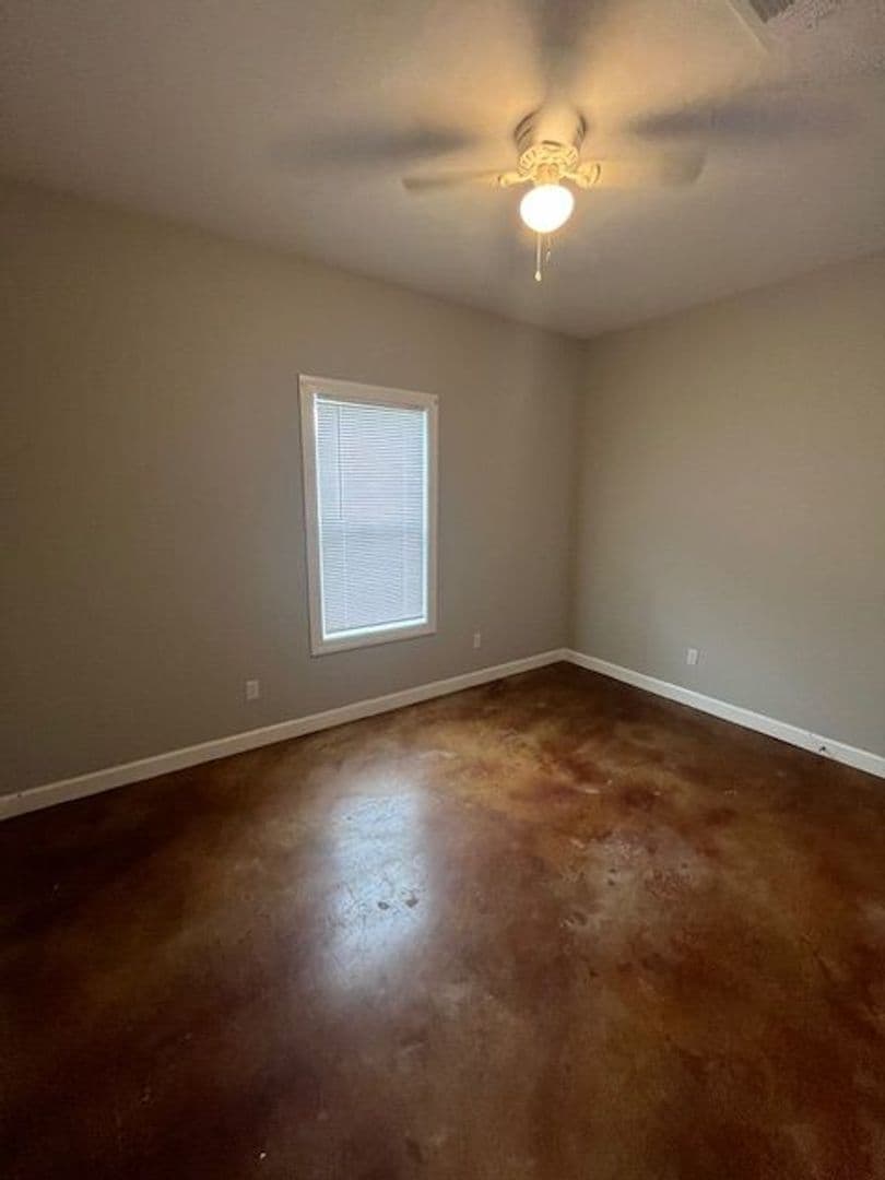 Pontotoc Apartment: 43 E First St