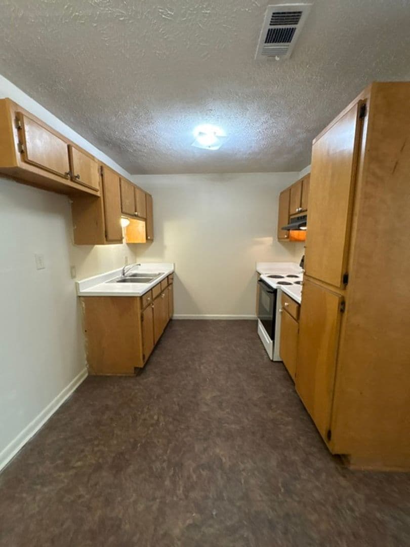 Guntown Apartment: 620 Mitchell Ave - Unit 9