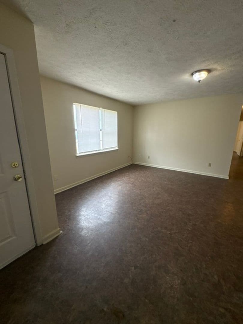 Guntown Apartment: 620 Mitchell Ave - Unit 9