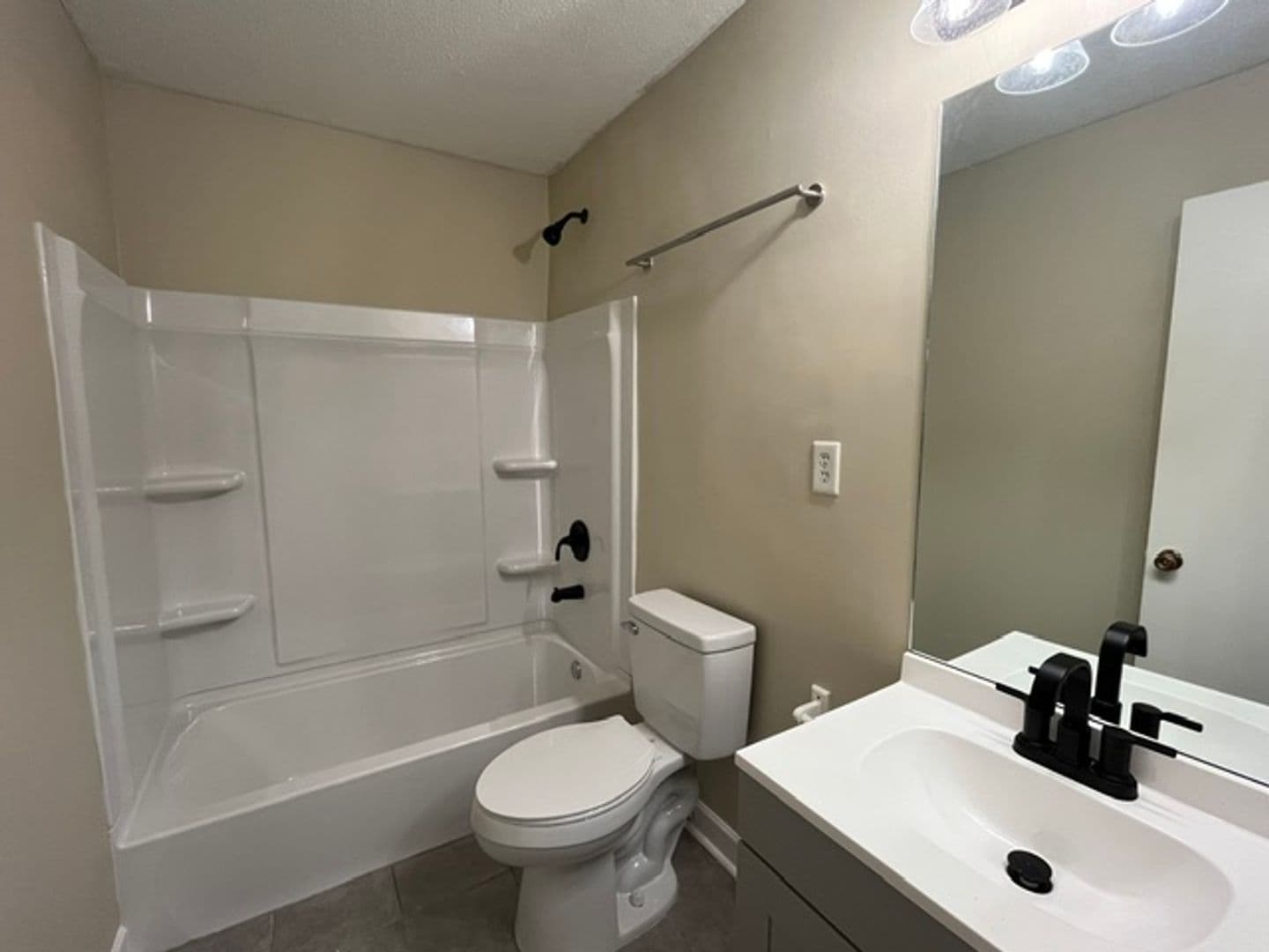 Southaven House: 2114 Ashland Dr