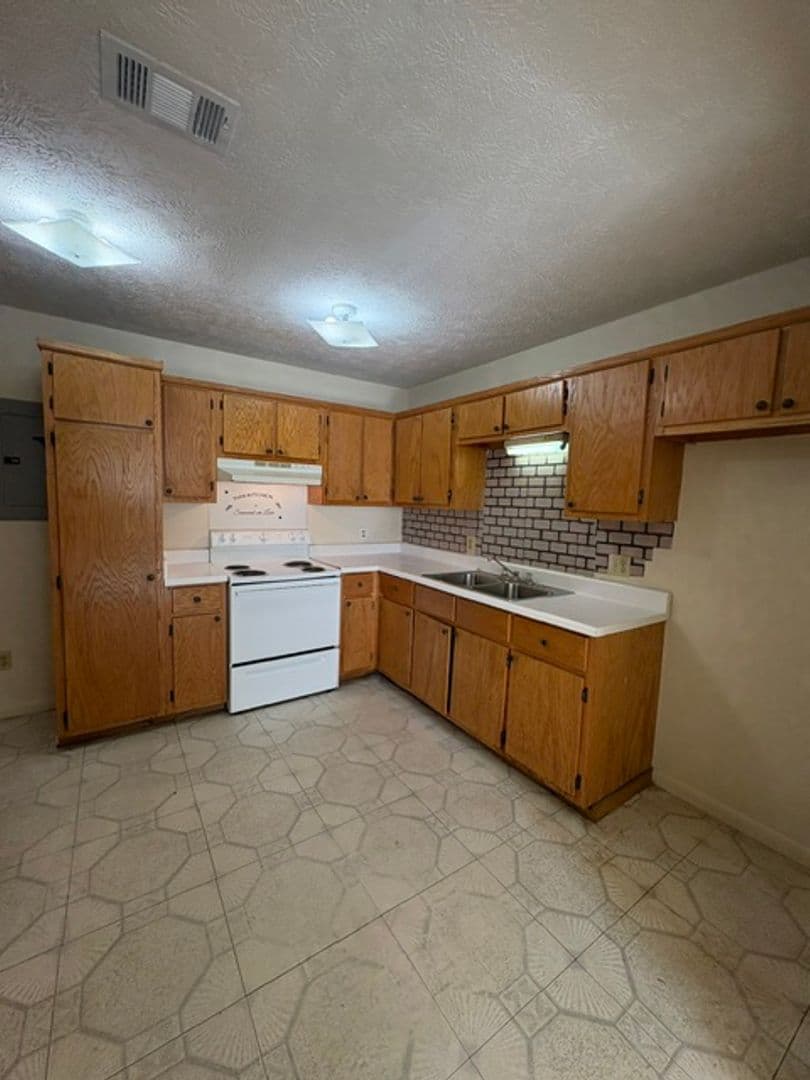 Booneville Apartment: 295 Homer Rd