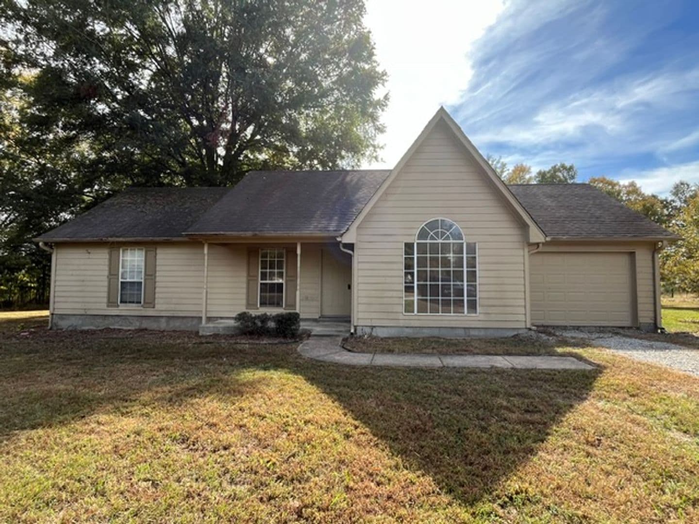 Byhalia House: 242 Forest Hill Rd