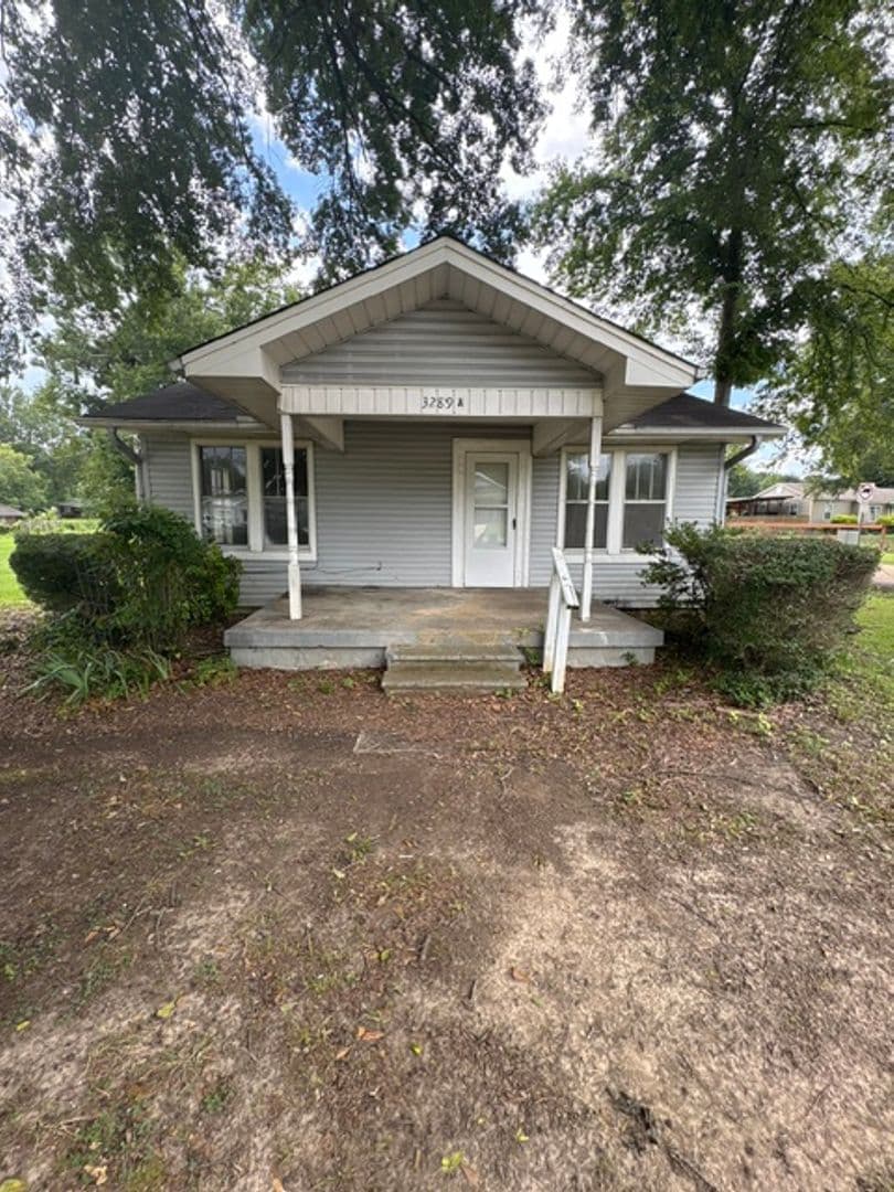 Tupelo Apartment: 3289 South Green St