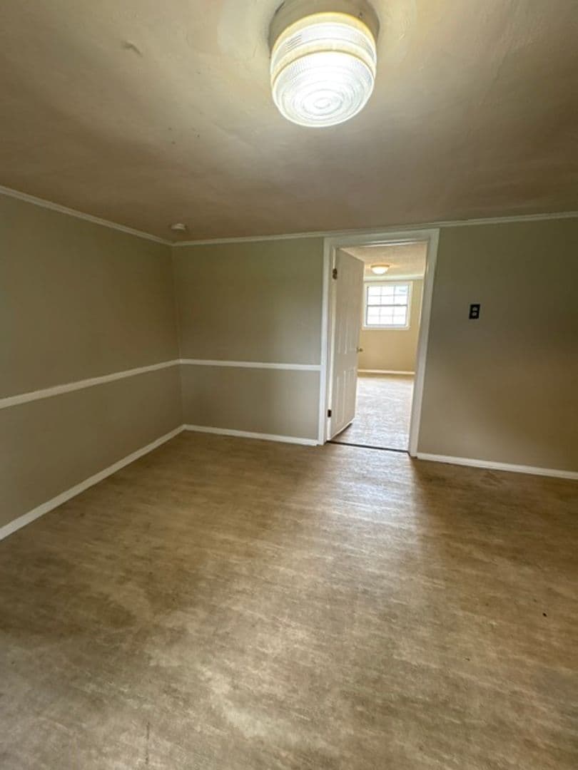 Tupelo Apartment: 3289 South Green St