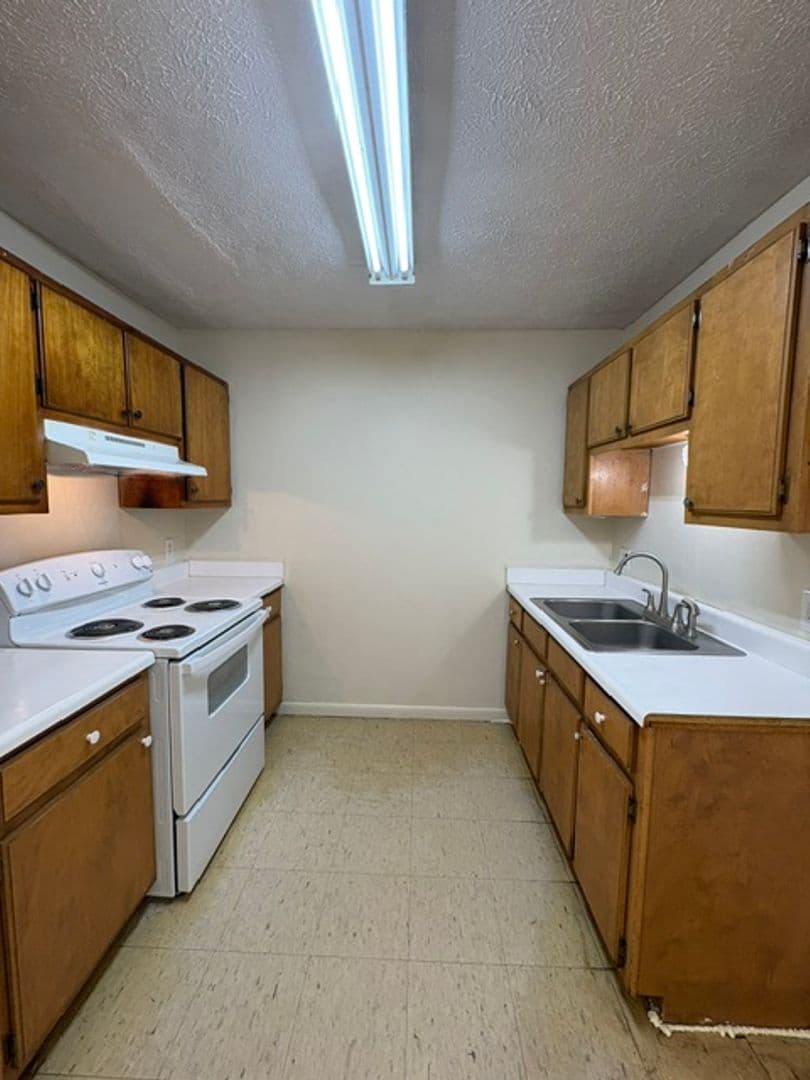 Guntown Apartment: 620 Mitchell Ave - Unit 2