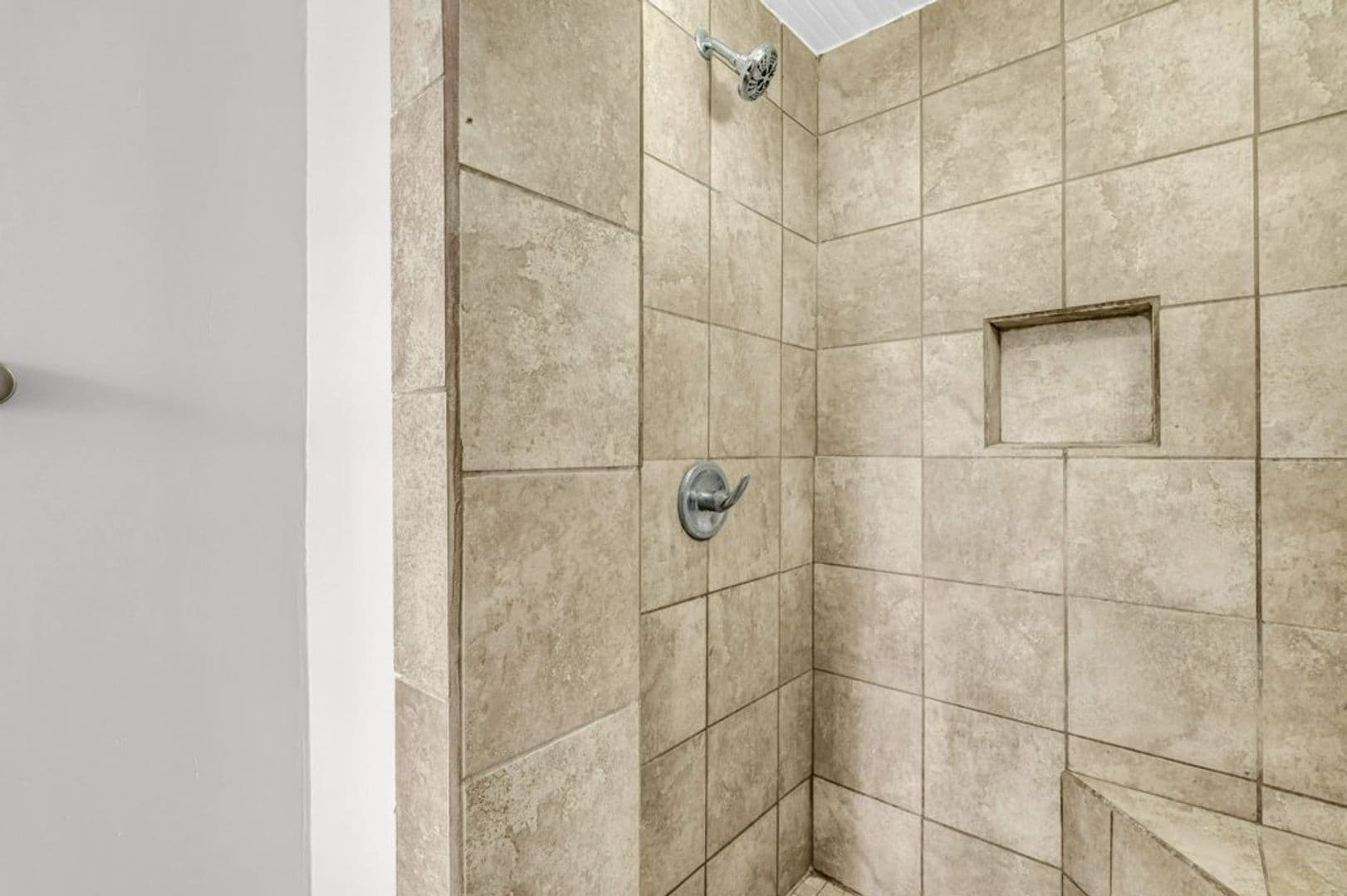 Tupelo Apartment: 338 N Church St