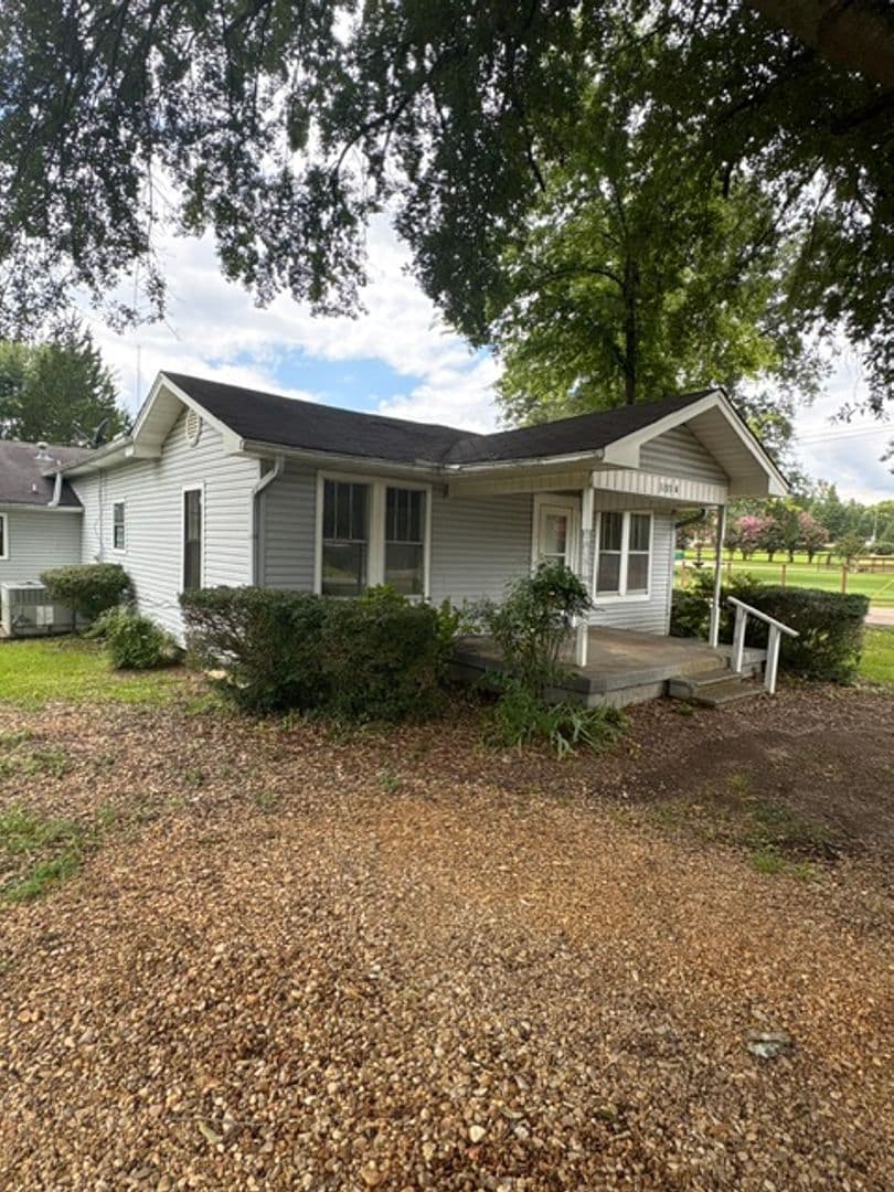 Tupelo Apartment: 3289 South Green St