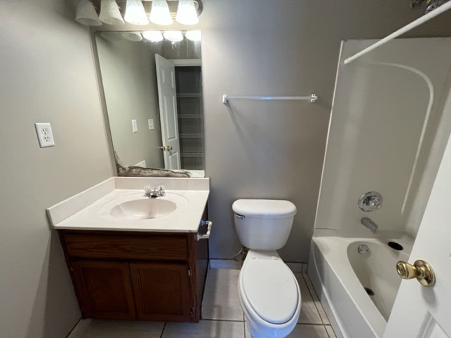 Horn Lake House: 7252 Illinois-Central Cove
