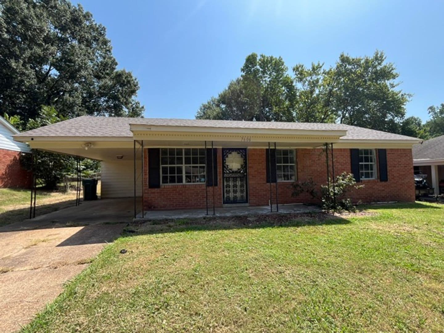 Southaven House: 7606 Rockingham