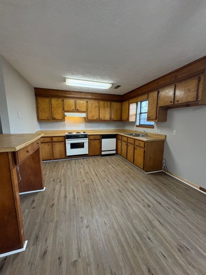 Belmont House: 40 Yarber St