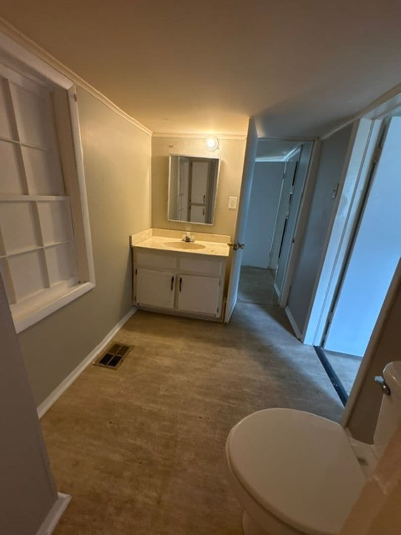 Tupelo Apartment: 3289 South Green St