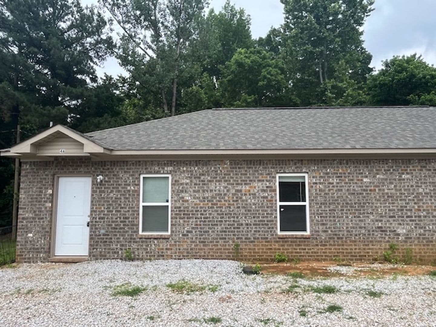 Pontotoc Apartment: 43 E First St