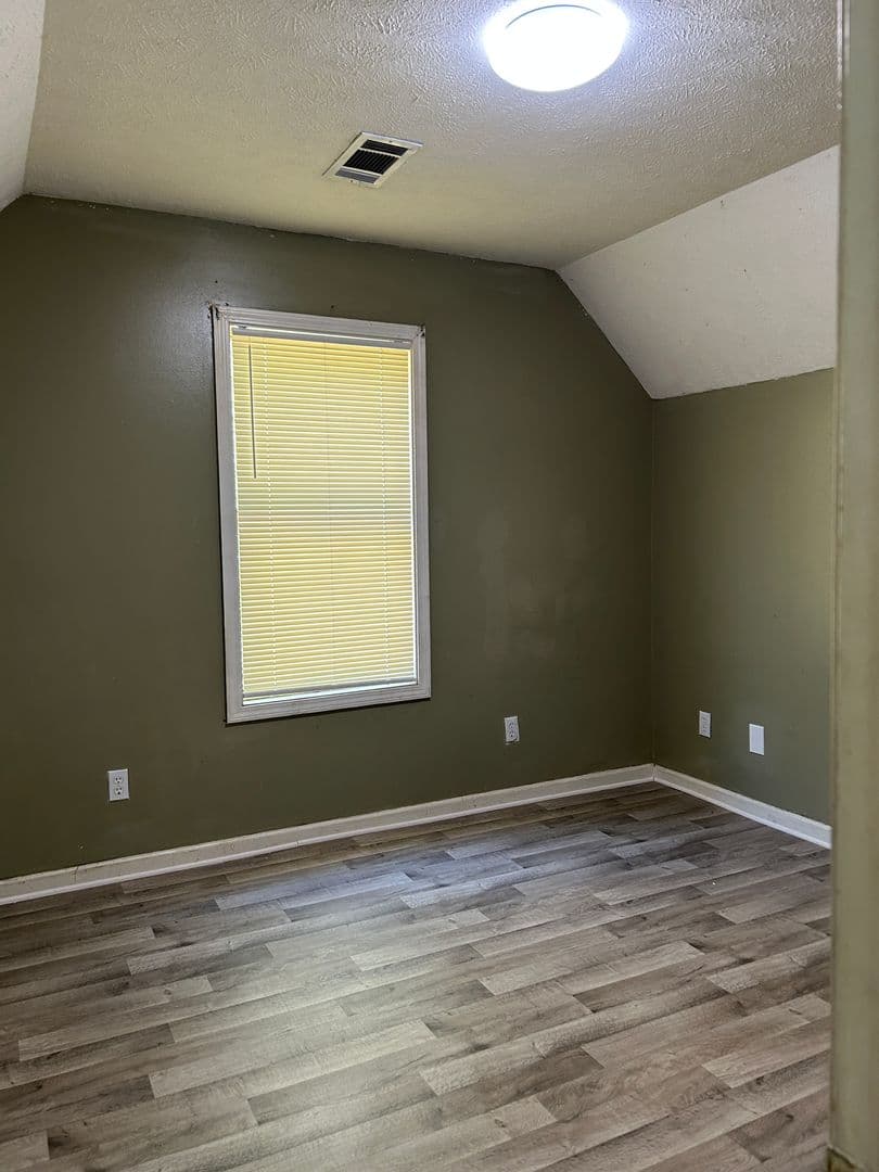 Tupelo House: 126 Money St