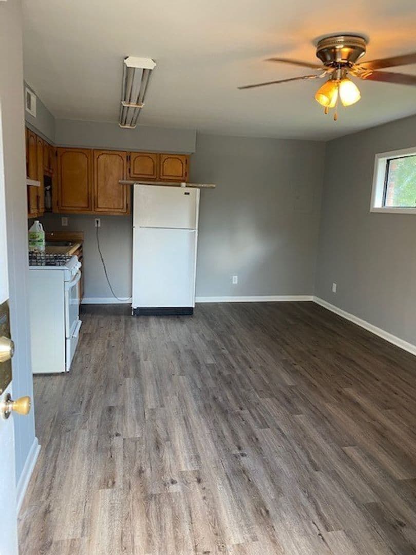 Tupelo Apartment: 1089 Green Tee Rd