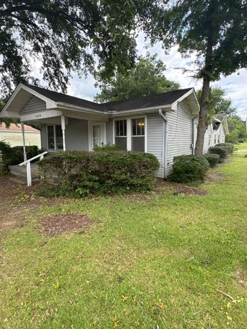 Tupelo Apartment: 3289 South Green St