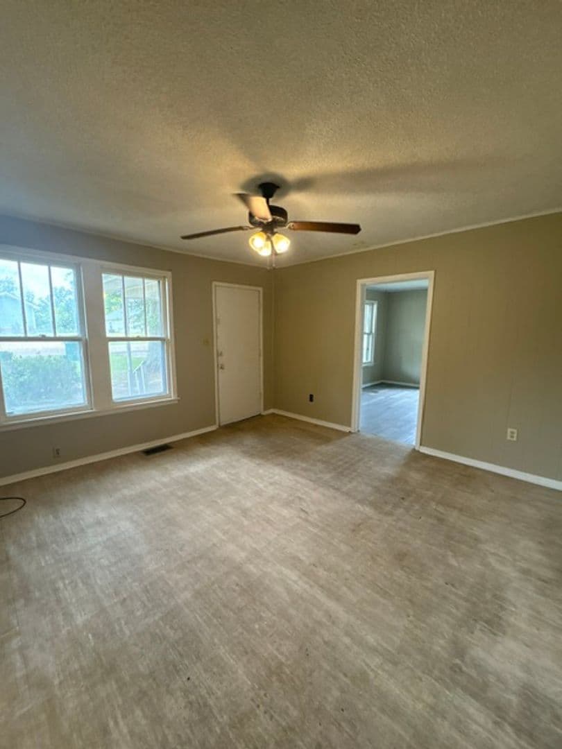 Tupelo Apartment: 3289 South Green St