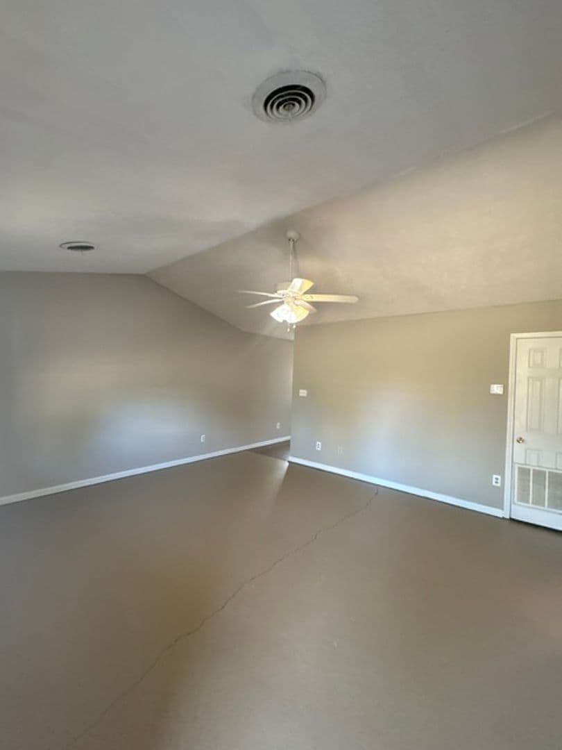 Belden Apartment: 133 Chesterville Rd