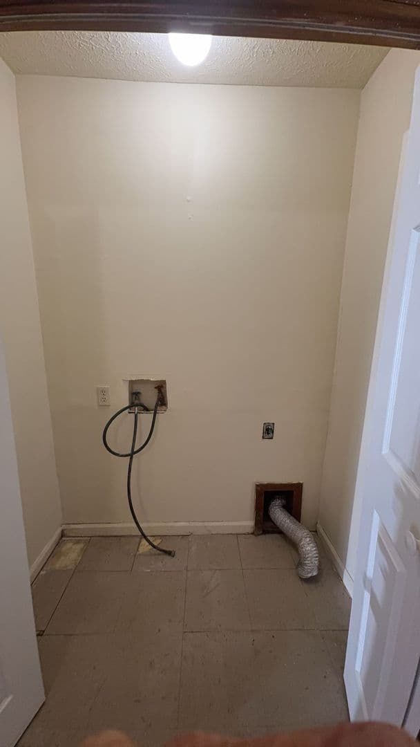 Guntown Apartment: 648 Mitchell Ave