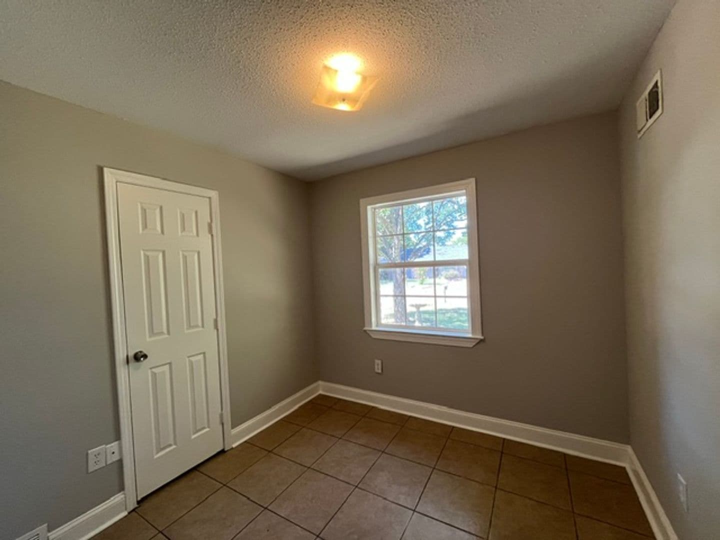 Southaven House: 8258 Dottley Dr