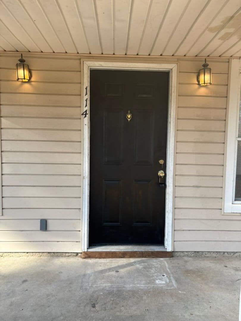 Tupelo House: 114 Money St