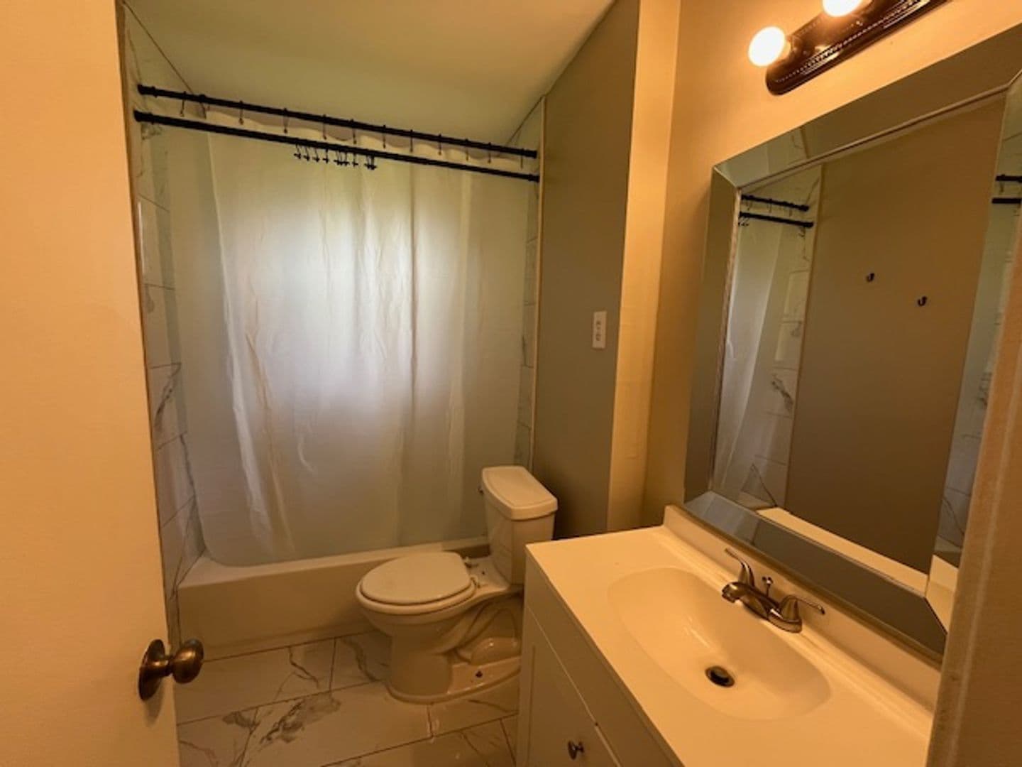 Horn Lake House: 2795 Meadowbrook