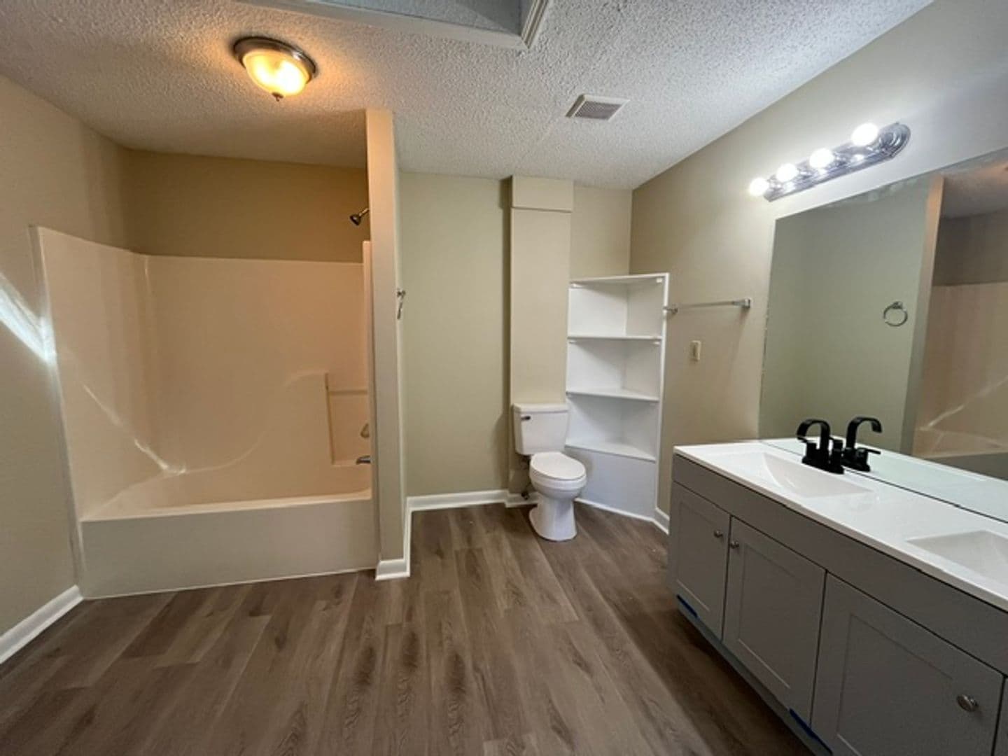 Southaven House: 7529 Rockingham Dr