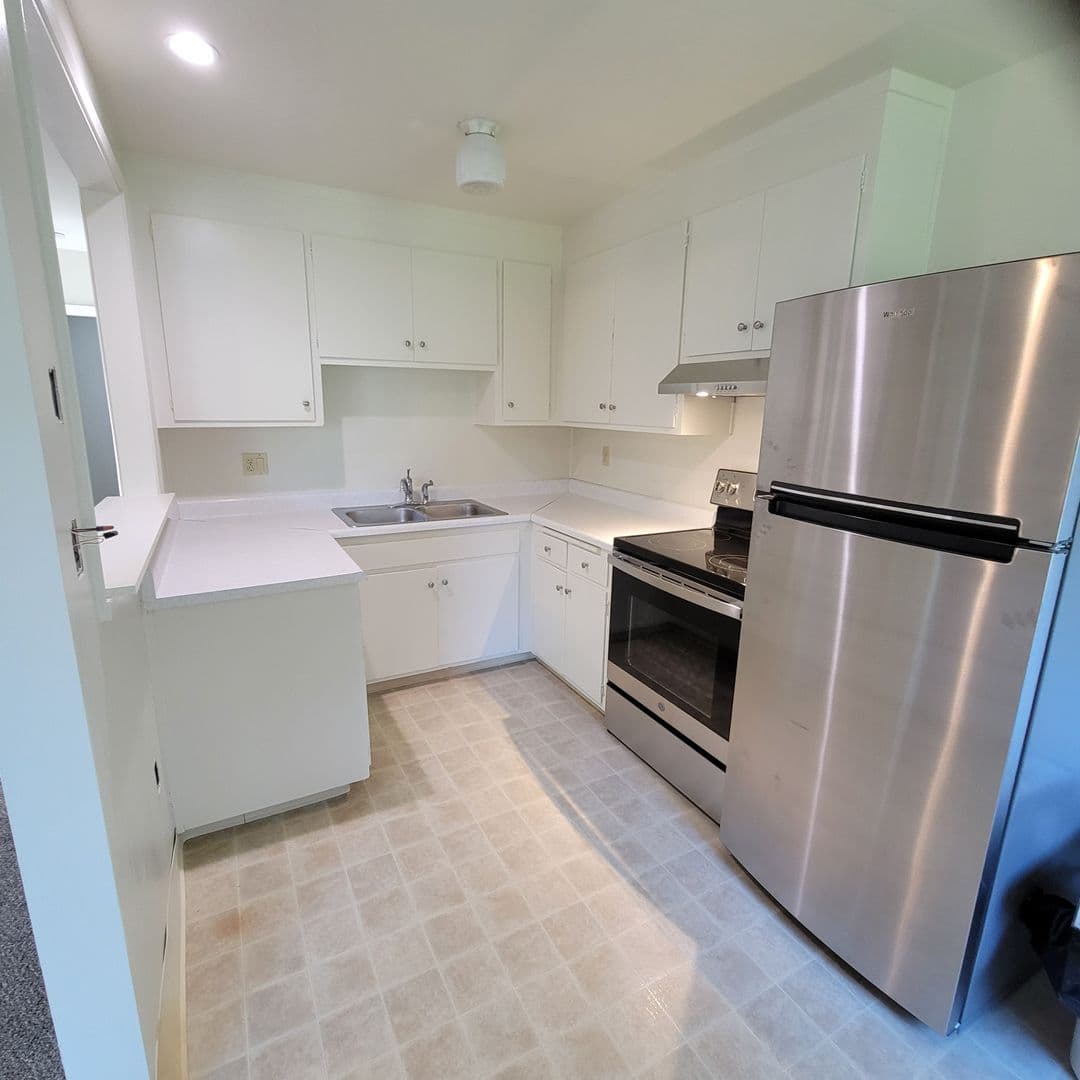 Martinez Apartment: 145 Orleans Drive #D