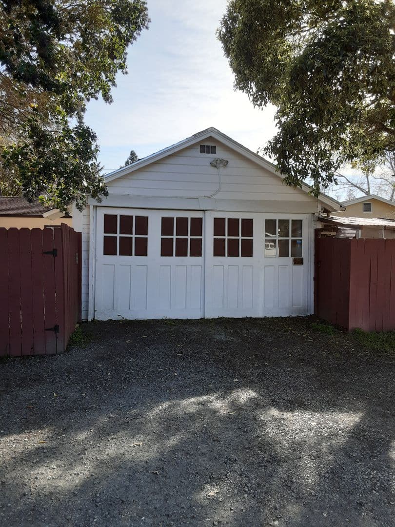 Martinez Apartment: 684 B Street
