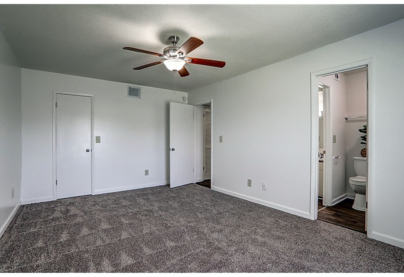 Dothan Apartment: 106 Castle Drive
