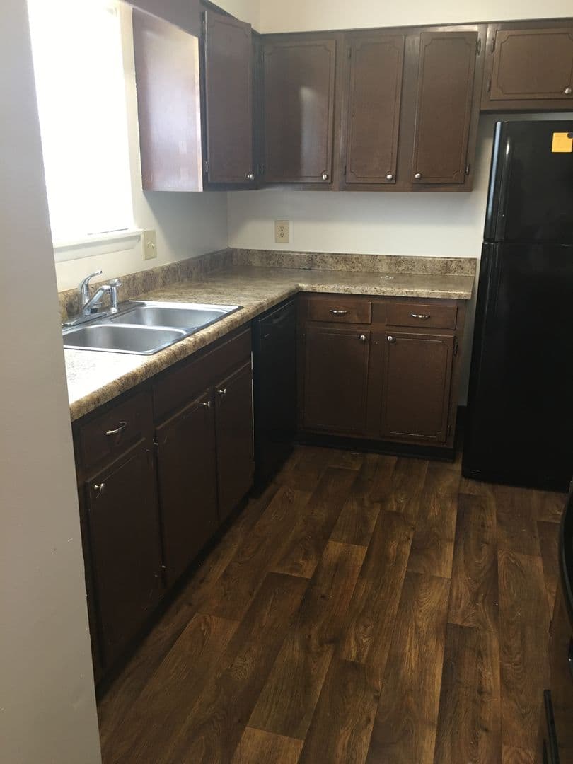 Dothan Apartment: 106 Castle Drive