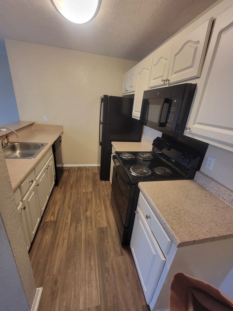 Macon Apartment: 6300 Moseley Dixon Road